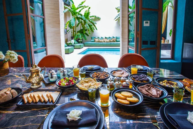 Desayuno marroquí · Riad Tajania